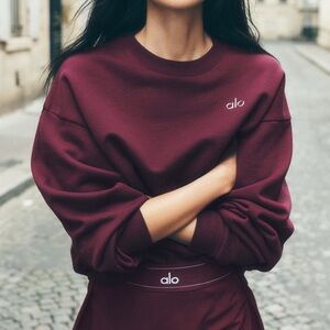 NWOT ALO Yoga Burgundy Accolade Sweatshirt